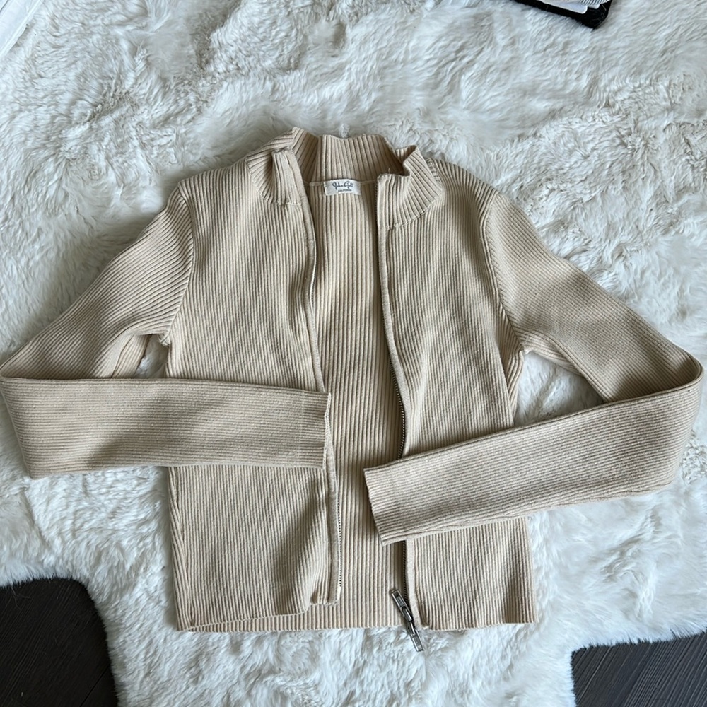 brandy melville sweater